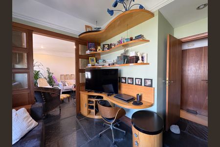 Apartamento à venda com 230m², 3 quartos e 1 vagaEscritório