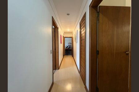 Apartamento à venda com 230m², 3 quartos e 1 vagaCorredor