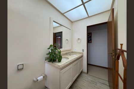 Apartamento à venda com 230m², 3 quartos e 1 vagaBanheiro