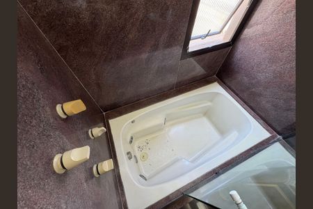 Apartamento à venda com 230m², 3 quartos e 1 vagaBanheiro da suíte