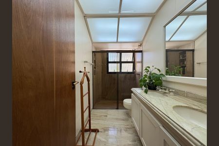 Apartamento à venda com 230m², 3 quartos e 1 vagaBanheiro