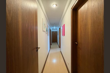 Apartamento à venda com 230m², 3 quartos e 1 vagaCorredor