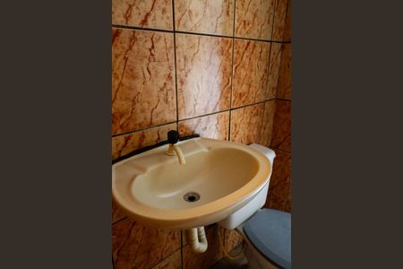 Casa para alugar com 58m², 1 quarto e sem vaga Casa para alugar com 58m², 1 quarto e sem vagaBanheiro Social