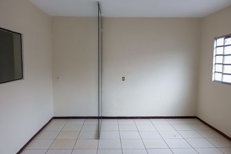 Casa para alugar com 58m², 1 quarto e sem vaga Casa para alugar com 58m², 1 quarto e sem vagaSala