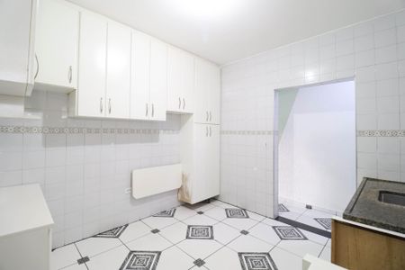 Casa para alugar com 150m², 2 quartos e 3 vagas Casa para alugar com 150m², 2 quartos e 3 vagasCozinha