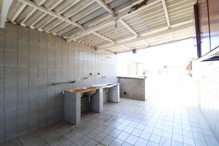 Casa para alugar com 150m², 2 quartos e 3 vagas Casa para alugar com 150m², 2 quartos e 3 vagasÁrea de Serviço