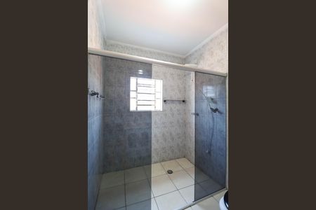 Casa para alugar com 150m², 2 quartos e 3 vagas Casa para alugar com 150m², 2 quartos e 3 vagasBanheiro da Suíte