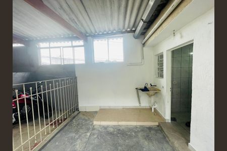 Casa à venda com 220m², 7 quartos e 2 vagas Casa à venda com 220m², 7 quartos e 2 vagasÁrea de Serviço 2