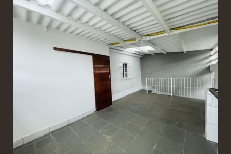 Casa à venda com 220m², 7 quartos e 2 vagas Casa à venda com 220m², 7 quartos e 2 vagasQuintal