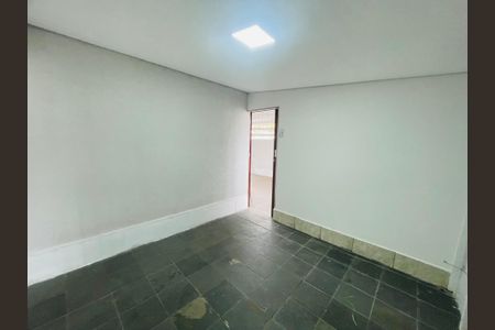 Casa à venda com 220m², 7 quartos e 2 vagas Casa à venda com 220m², 7 quartos e 2 vagasSala