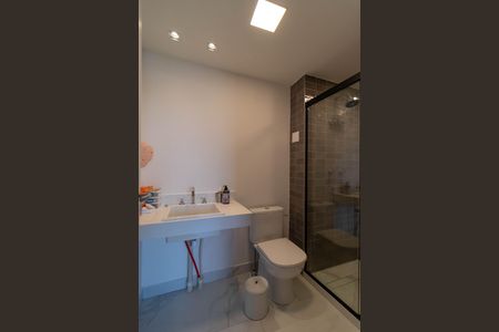 Apartamento à venda com 180m², 4 quartos e 2 vagas Apartamento à venda com 180m², 4 quartos e 2 vagasBanheiro da Suíte 1