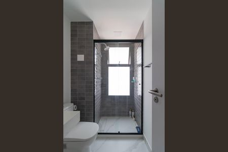 Apartamento à venda com 180m², 4 quartos e 2 vagas Apartamento à venda com 180m², 4 quartos e 2 vagasBanheiro da Suíte 2
