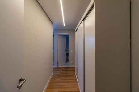 Apartamento à venda com 180m², 4 quartos e 2 vagas Apartamento à venda com 180m², 4 quartos e 2 vagasSuíte 3