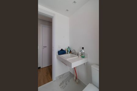 Apartamento à venda com 180m², 4 quartos e 2 vagas Apartamento à venda com 180m², 4 quartos e 2 vagasBanheiro da Suíte 2