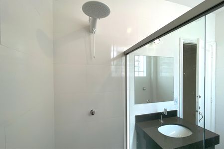Apartamento para alugar com 110m², 3 quartos e sem vagaBanheiro da Suíte