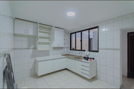 Casa à venda com 250m², 4 quartos e 1 vagaCozinha