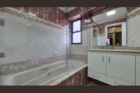 Apartamento à venda com 127m², 3 quartos e 2 vagasBanheiro da suíte