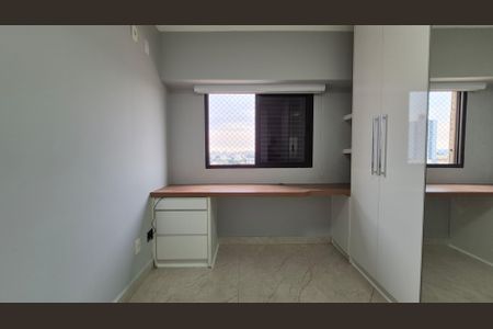 Apartamento à venda com 127m², 3 quartos e 2 vagasQuarto 