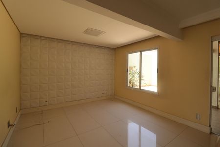Sala de casa de condomínio para alugar com 2 quartos, 210m² em Jardim Ermida I, Jundiaí
