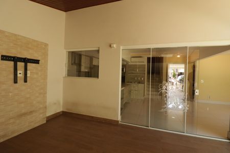 Casa de condomínio para alugar com 210m², 2 quartos e 5 vagasÁrea Externa