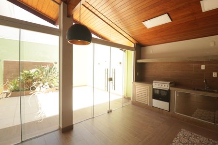 Casa de condomínio para alugar com 210m², 2 quartos e 5 vagasÁrea Externa