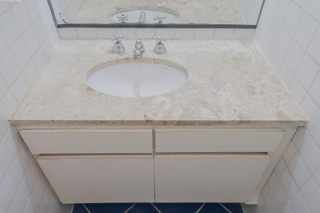 Apartamento à venda com 100m², 2 quartos e 1 vagaBanheiro da Suíte