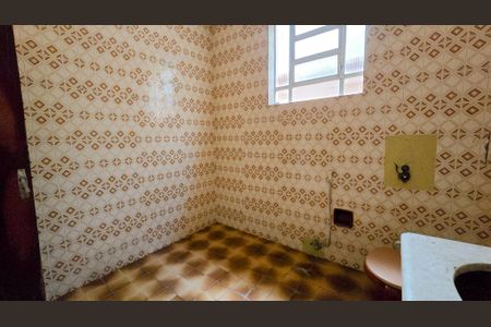 Casa à venda com 228m², 3 quartos e 2 vagasBanheiro