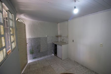 Sala/Cozinha de kitnet/studio para alugar com 1 quarto, 15m² em Conjunto C, Brasília