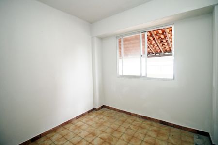 Quarto de casa para alugar com 1 quarto, 50m² em Vista Alegre, Rio de Janeiro