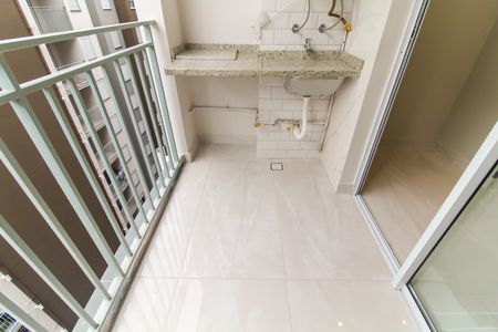 Apartamento à venda com 38m², 2 quartos e 1 vaga Apartamento à venda com 38m², 2 quartos e 1 vagaVaranda e Área de Serviço