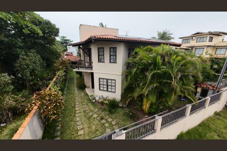 Casa de condomínio à venda com 400m², 4 quartos e 7 vagasVista