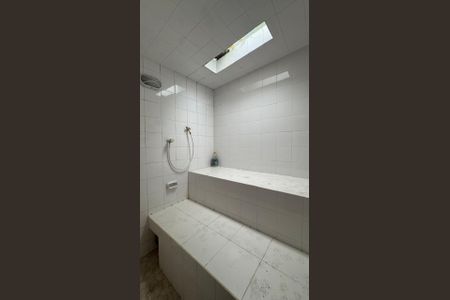 Casa de condomínio à venda com 400m², 4 quartos e 7 vagasBanheiro