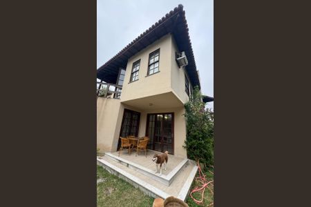 Casa de condomínio à venda com 400m², 4 quartos e 7 vagasQuintal