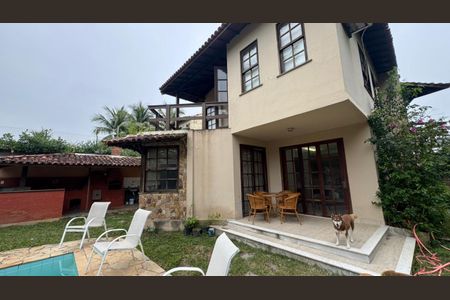 Casa de condomínio à venda com 400m², 4 quartos e 7 vagasQuintal