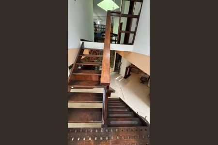 Casa de condomínio à venda com 400m², 4 quartos e 7 vagasCorredor