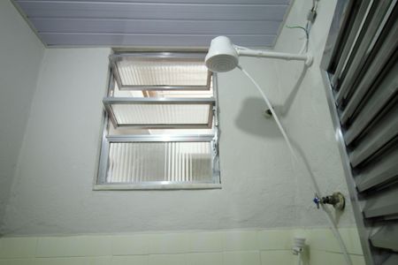 Banheiro de casa para alugar com 1 quarto, 50m² em Vista Alegre, Rio de Janeiro