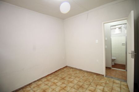 Quarto de casa para alugar com 1 quarto, 50m² em Vista Alegre, Rio de Janeiro