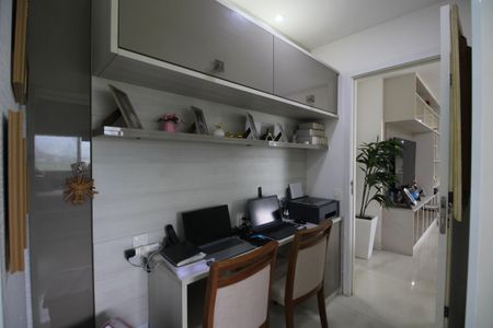 Apartamento à venda com 98m², 3 quartos e 2 vagasEscritório