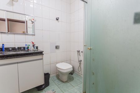 Casa à venda com 400m², 6 quartos e 5 vagasBanheiro da Suíte 2