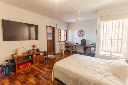 Casa à venda com 400m², 6 quartos e 5 vagasSuíte 1