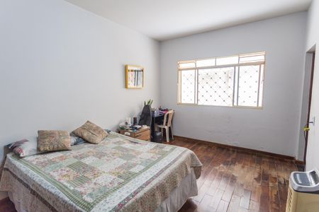 Casa à venda com 400m², 6 quartos e 5 vagasSuíte 2