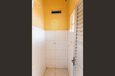 Casa à venda com 400m², 6 quartos e 5 vagasBanheiro Social da Casa de Fundos