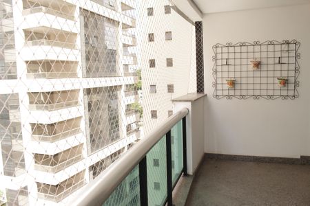 Apartamento para alugar com 72m², 1 quarto e 1 vagasacada