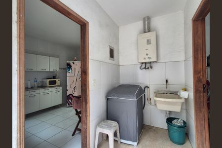 Casa de condomínio à venda com 250m², 3 quartos e 6 vagasÁrea de Serviço 