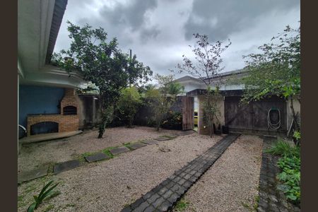 Casa de condomínio à venda com 250m², 3 quartos e 6 vagasÁrea externa 