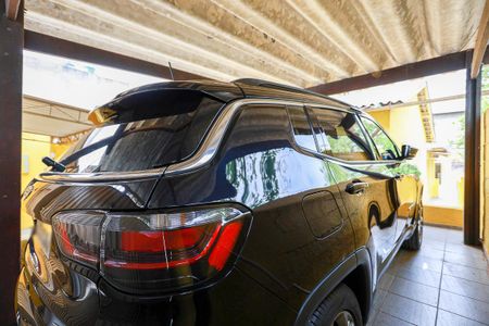 Casa à venda com 230m², 3 quartos e 1 vaga Casa à venda com 230m², 3 quartos e 1 vagaGaragem