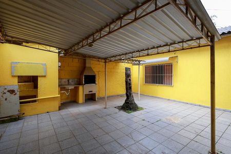 Casa à venda com 230m², 3 quartos e 1 vaga Casa à venda com 230m², 3 quartos e 1 vagaCasa 1 - Quintal e área de lazer