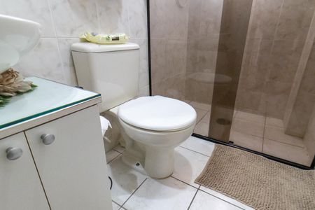 Banheiro de apartamento para alugar com 1 quarto, 50m² em Aviação, Praia Grande