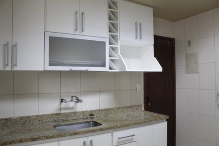 Apartamento para alugar com 120m², 3 quartos e 2 vagasCozinha