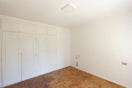 Apartamento à venda com 180m², 4 quartos e 2 vagas Apartamento à venda com 180m², 4 quartos e 2 vagasSuíte